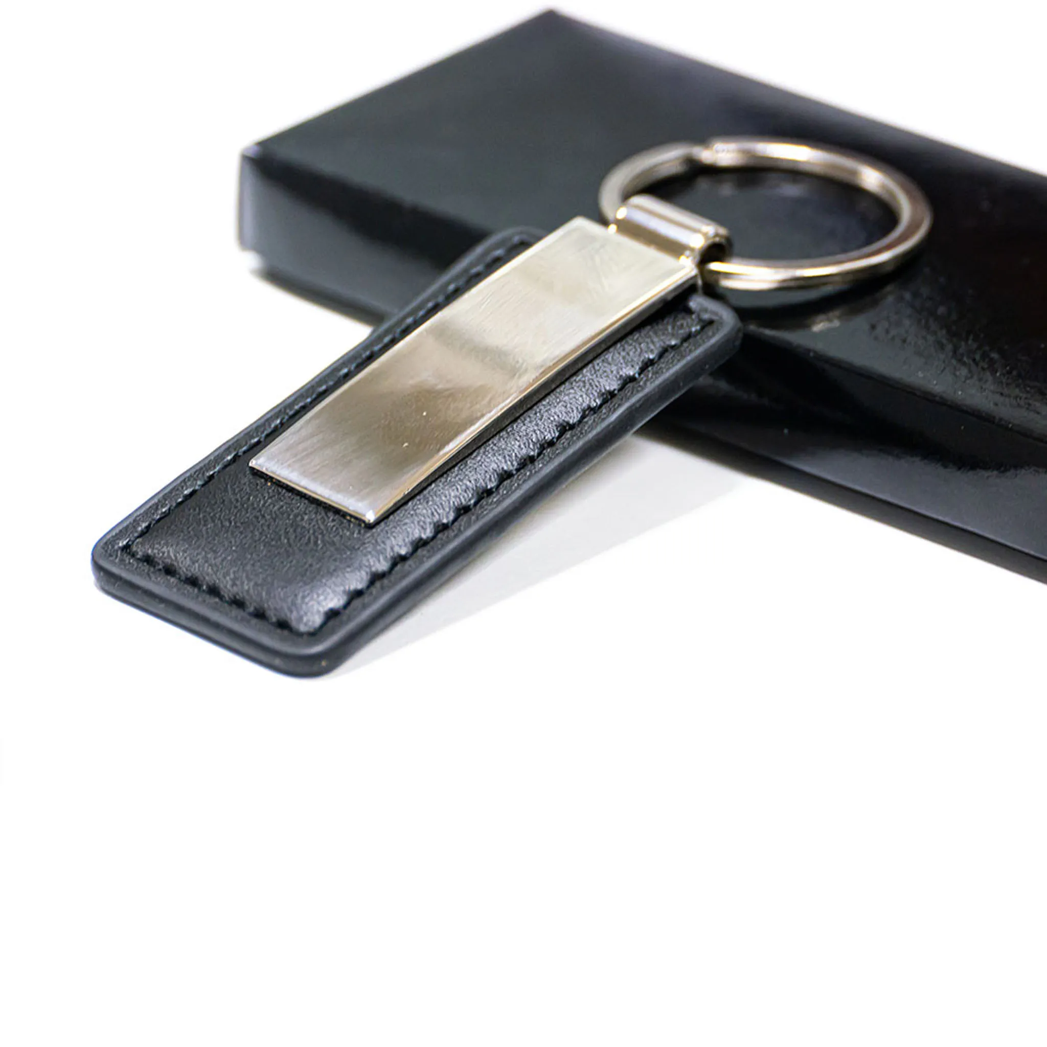 Krets PU Keychain with Metal Plate - Image 3